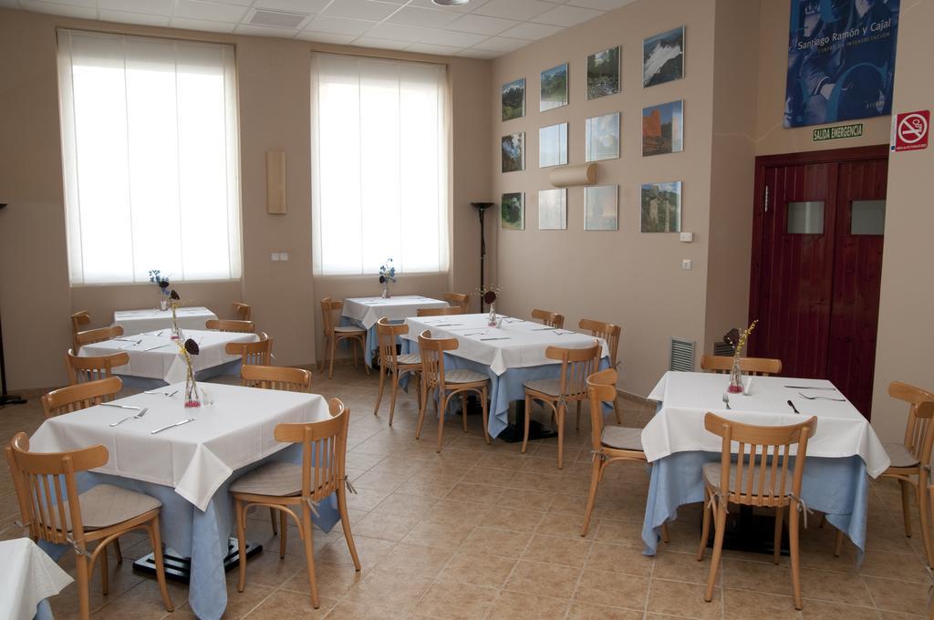 Hotel Villa de Ayerbe Eksteriør billede