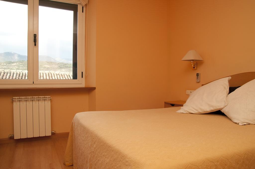 Hotel Villa de Ayerbe Eksteriør billede