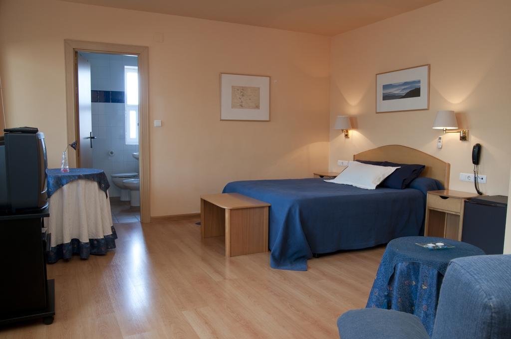 Hotel Villa de Ayerbe Eksteriør billede